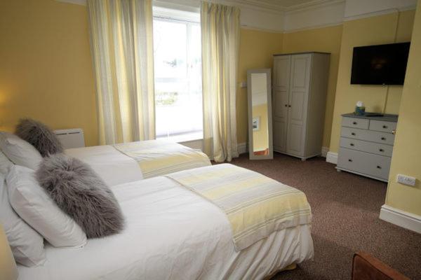 Leahurst Bed And Breakfast Tywyn Exterior photo