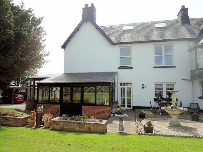 Leahurst Bed And Breakfast Tywyn Exterior photo